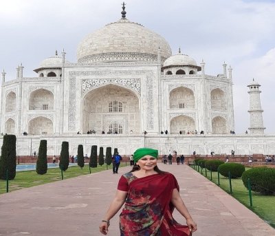 Taj Mahal Tour by Gatimaan Express Train Taj Mahal Tour by Gatimaan Express Train
