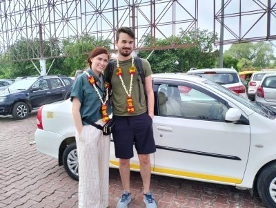 All Inclusive Day Trip to Taj Mahal by Fastest Train from Delhi