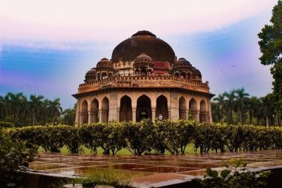 Walking Tour among the Green Paradises of Delhi
