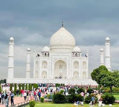 Full Day Agra City Tour with Taj Mahal