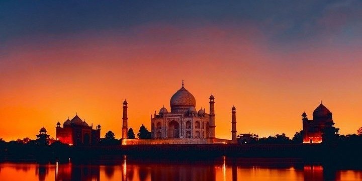 Taj Mahal Sunrise Tour Overnight Trip