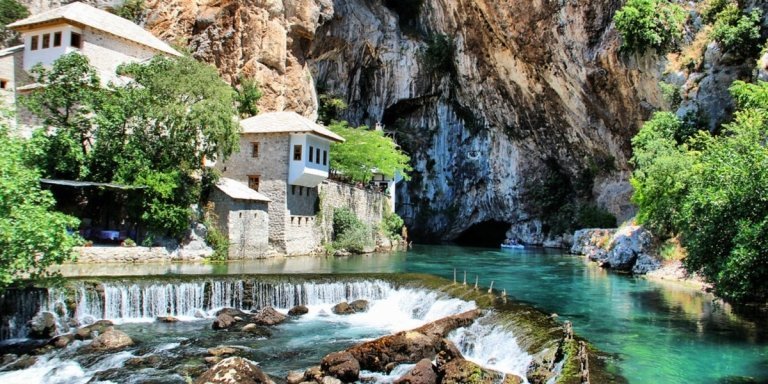 Year-round 3 days tour to discover Bosnia from Dubrovnik.