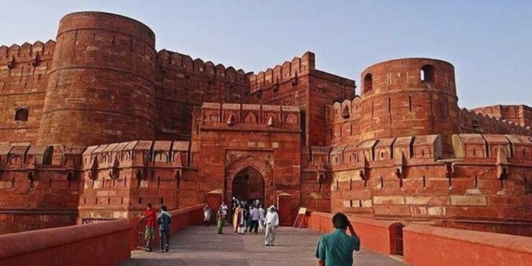 Full Day Taj Mahal & Agra Fort Tour By Superfast Shatabdi Train