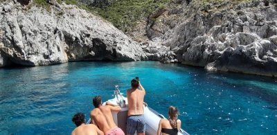 Small Group - Speedboat Trip in Grama Bay Small Group - Speedboat Trip in Grama Bay