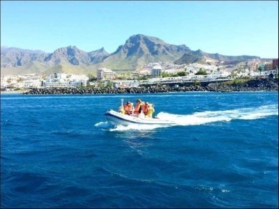 Rent a boat in Tenerife and drive by yourself - no licence required Rent a boat in Tenerife and drive by yourself - no licence required