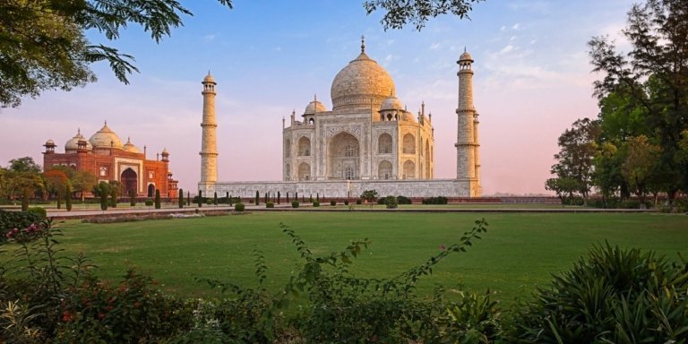 Full Day Taj Mahal and Agra Tour By Superfast Shatabdi Train