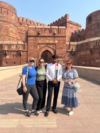From Delhi: Sunrise Taj Mahal and Agra Fort Private Tour