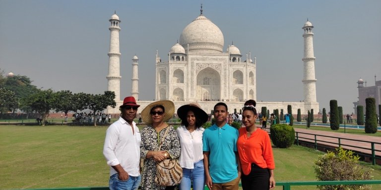 Same Day Taj Mahal Tour By Car From New Delhi