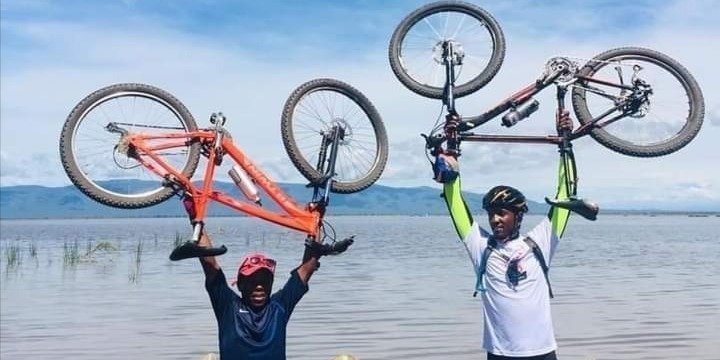 Cycling to Nyumba ya Mungu Dam