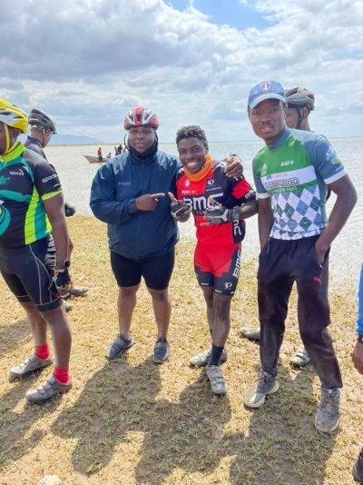 Cycling to Nyumba ya Mungu Dam
