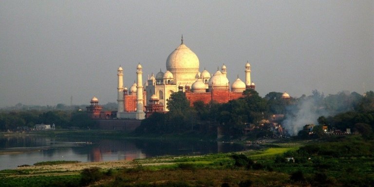 From Delhi: Taj Mahal and Agra Overnight Tour