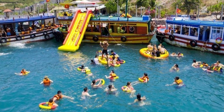 Nha Trang Island Hopping Tour: Snorkeling & Crazy Floating Party