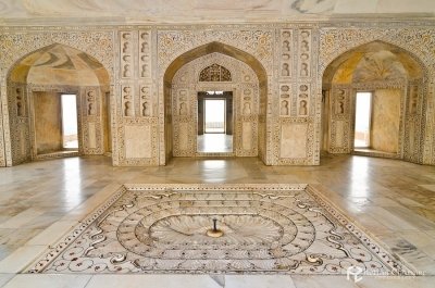 From Delhi: Same Day Tajmahal Tour By Car