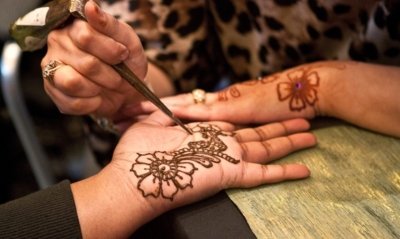 Cooking Classes with Heena Art by local guide in JAIPUR