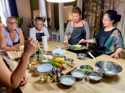 Barcelona premium experience, Paella cooking class & market tour