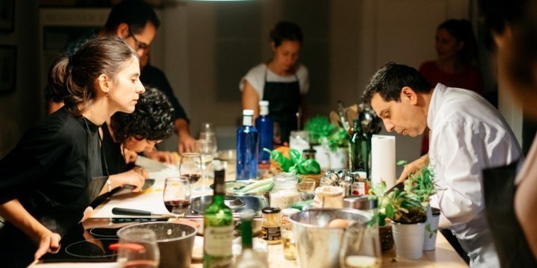 Barcelona premium experience, Paella cooking class & market tour