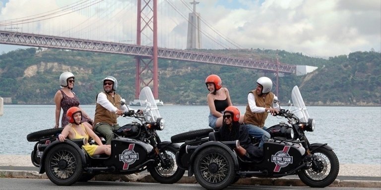 RTL CLASSIC 1H | Lisbon : Private motorcycle Sidecar Tour