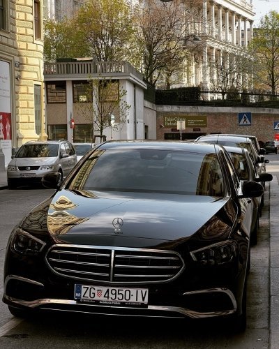 Zagreb to Plitvice Lakes or return trip