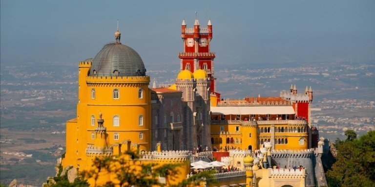 Sintra & Pena Palace: Half-Day Guided Tour with Tickets Included