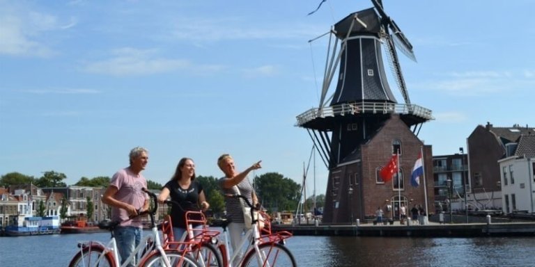Haarlem Highlights Bike Tour - bike rental in Haarlem included