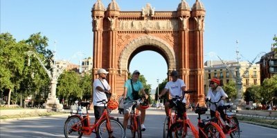 Top-25 Sights Guided City Tour by Bike or E-Bike