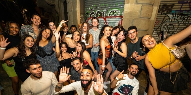 Barcelona Animals Pub Crawl with 1 hr open bar + VIP club access