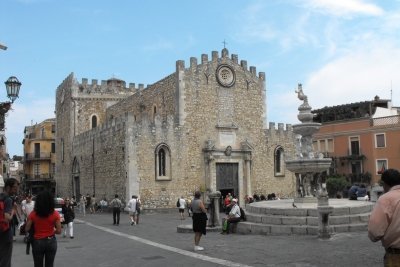 Charming Taormina half day from Messina port