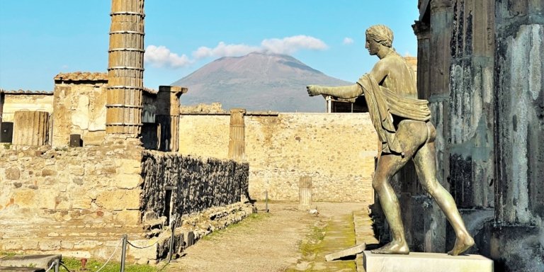 From Positano: Pompeii Guided Tour Skip The Line small group