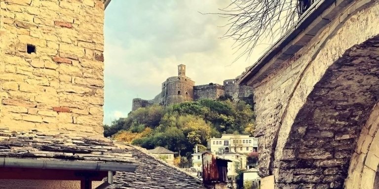 Discover the old town of Gjirokaster