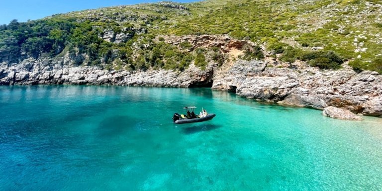 Vlore: Dafina Bay & Haxhi Ali Cave Small Group Speedboat Guided Tour
