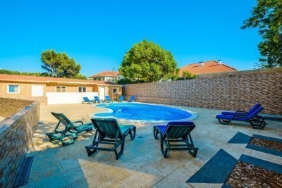 7 Day Beginner to Advanced Surf and Yoga Camp in Cascais, Lisbon