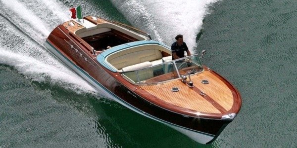 Vintage Riva Aquarama motorboat for a daily charter along Amalfi Coast