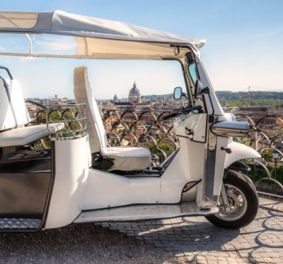 3 hours: Rome E-Tuk Private Tours