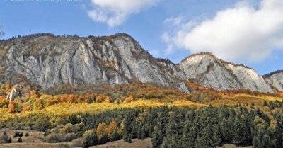 3 Canyons - Private Sightseeing & Hiking Tour from Brasov 3 Canyons - Private Sightseeing & Hiking Tour from Brasov