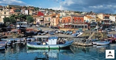 Aci Trezza boat tour with dinner on board