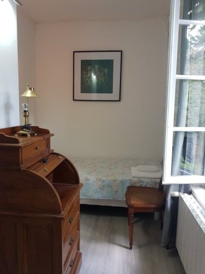 Holiday home for 17 people with pool in southern France