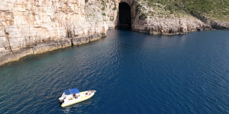 Vlore: Private Speedboat Tour to Haxhi Ali Cave & Karaburun Peninsula