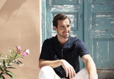 Photo Shoot With a Pro in the Historical Center of Athens