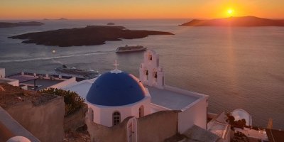 Santorini First-time Visitors Private Tour with Wine Tasting