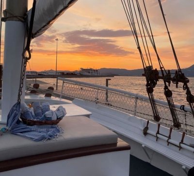 Corfu: Sunset Cruise on Classic Boat with Cocktails & Snacks