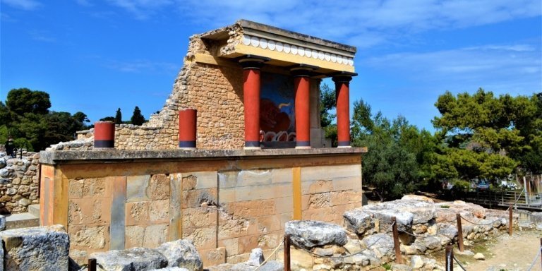 From Chania: Private Tour to Knossos Palace & Archaeological Museum