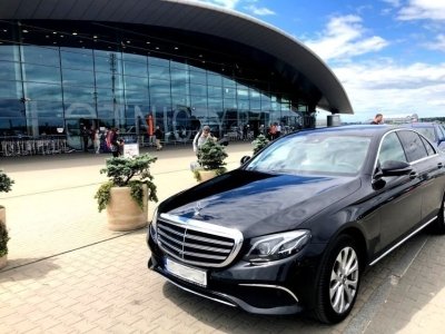 Krakow: Private Transfer to/from Krakow Airport (KRK)