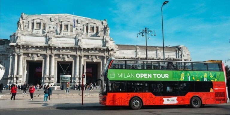 Milan: Open Bus Ticket for 24