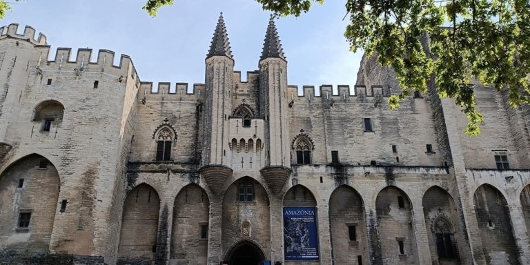 The Highlights of Avignon & Roman Aqueduc