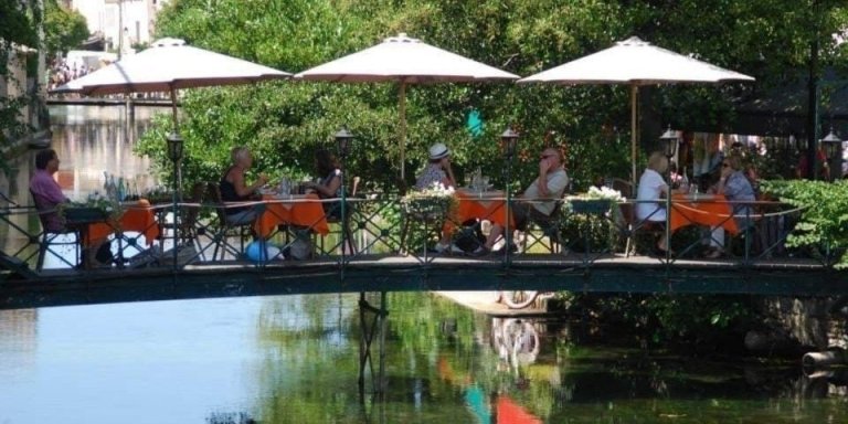 Sunday Market Luberon Regional Park with a local expert!