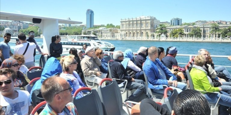 Istanbul: Bosphorus Cruise with Audio Guide & Sunset Option