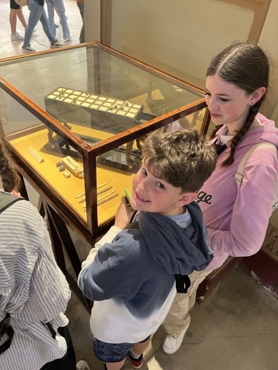 Full day tour Giza Pyramids and Egyptian Museum