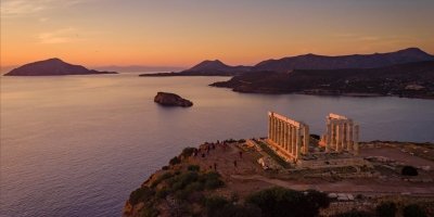 Private tour to Cape Sounio and Lake of Vouliagmeni