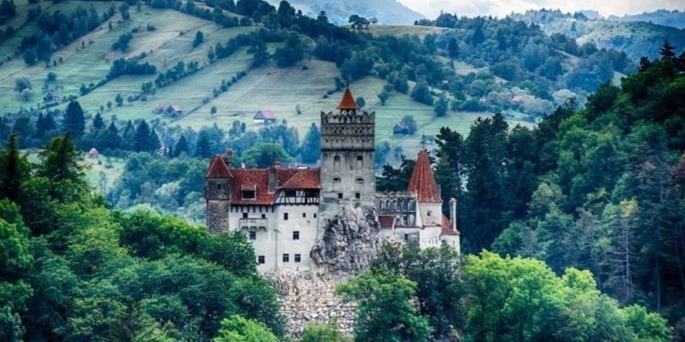 Day trip from Bucharest to three castles in Transylvania