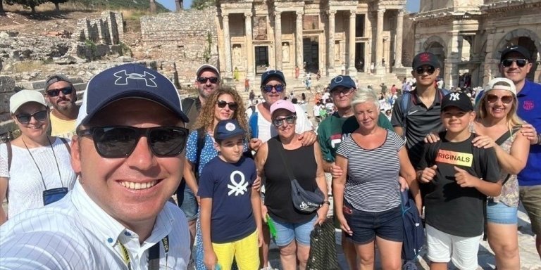 Private Guided Exploration of Ephesus